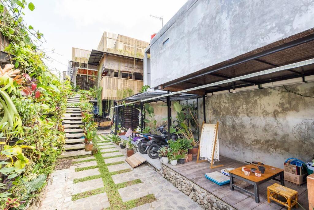 Teras Sabin Hotel Ngabean Exterior photo
